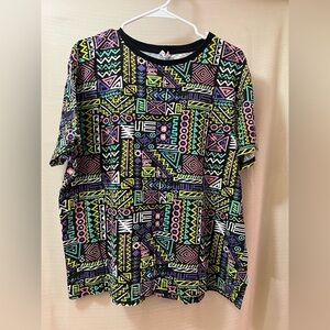 ⚫️ BOGO Urban Heritage Fearival Colourful Geometric Pattern T-Shirt Size Large